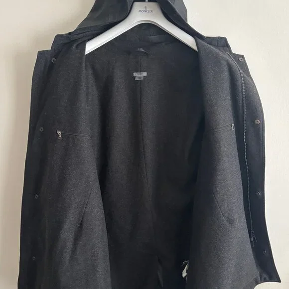 $600 M0851Hooded Waxed Cotton Zippered Black Jacket - Large - Picture 10 of 16